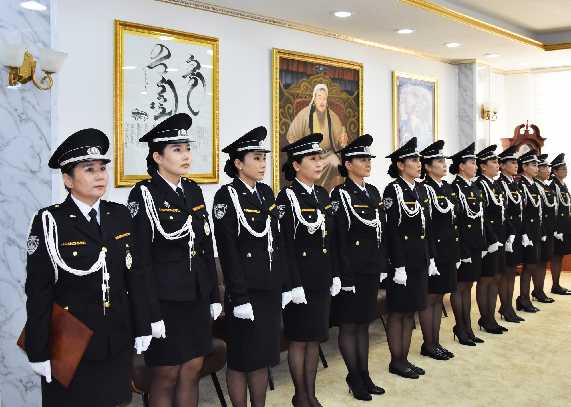 Төрийн жинхэнэ албан хаагчийн тангараг өргөлөө